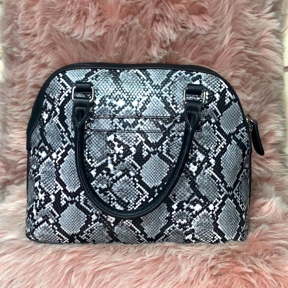 Guess Purse & Wallet - Picture 3 of 6